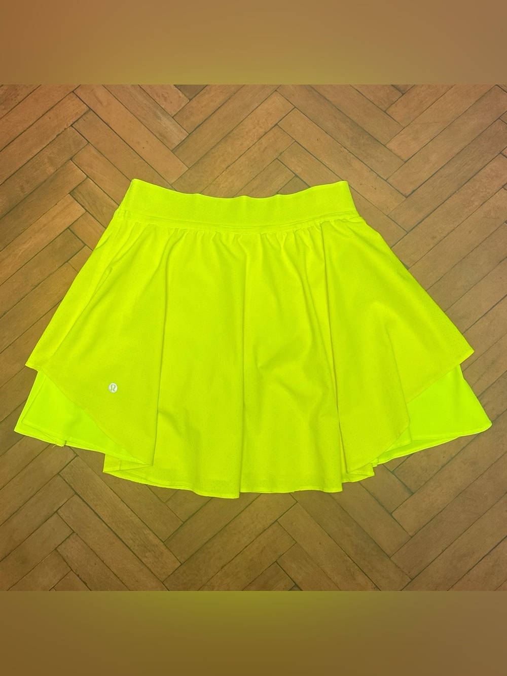 Lululemon Court Rival Perforated High Rise Skirt In Highlight Yellow Size 6